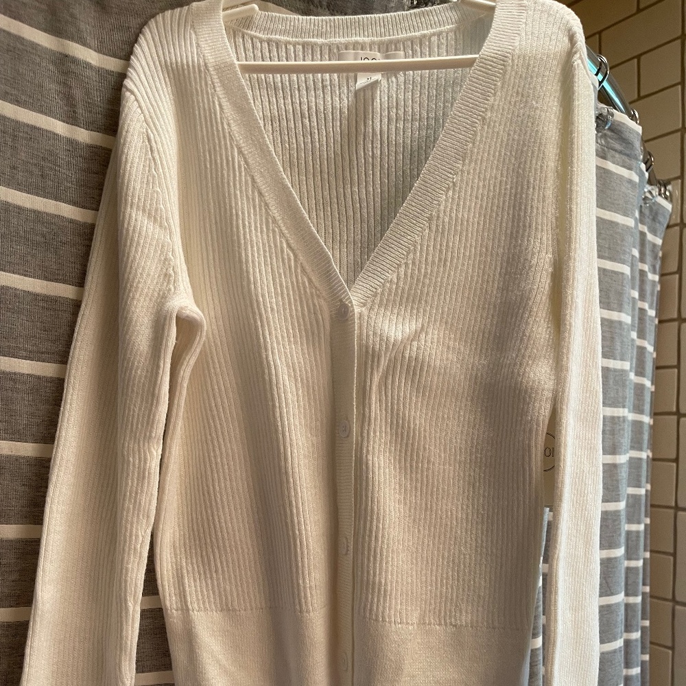 1901 girls white cardigan